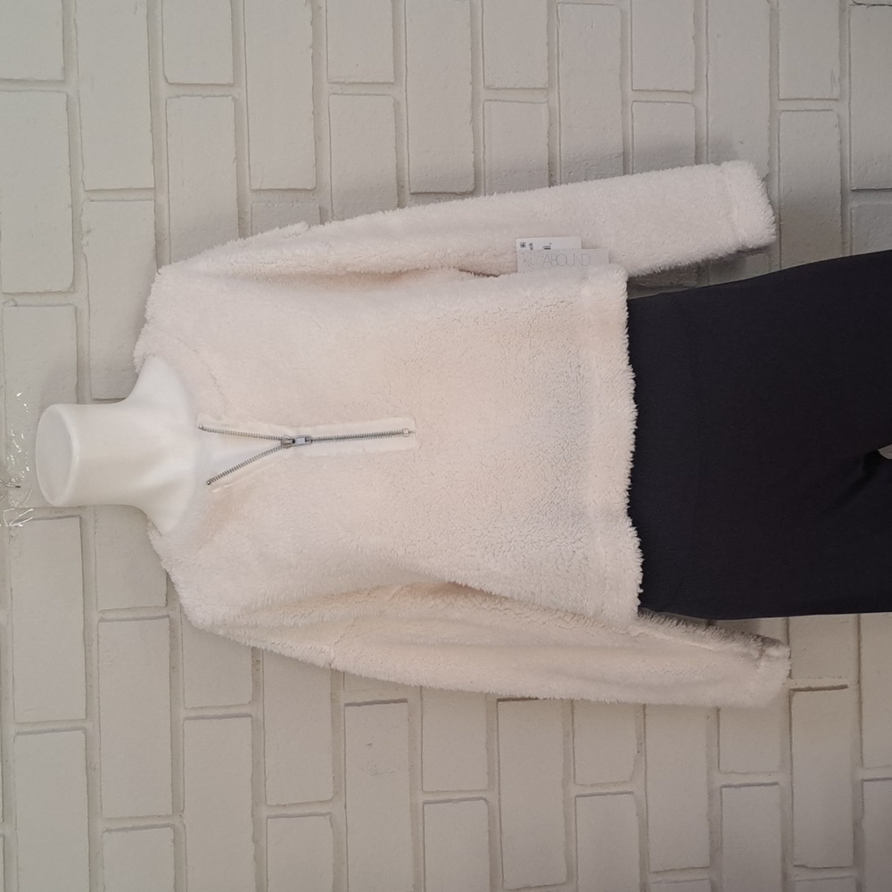 Abound Off White Faux Fur Oversized Cropped Sweater. Size XXS NWT